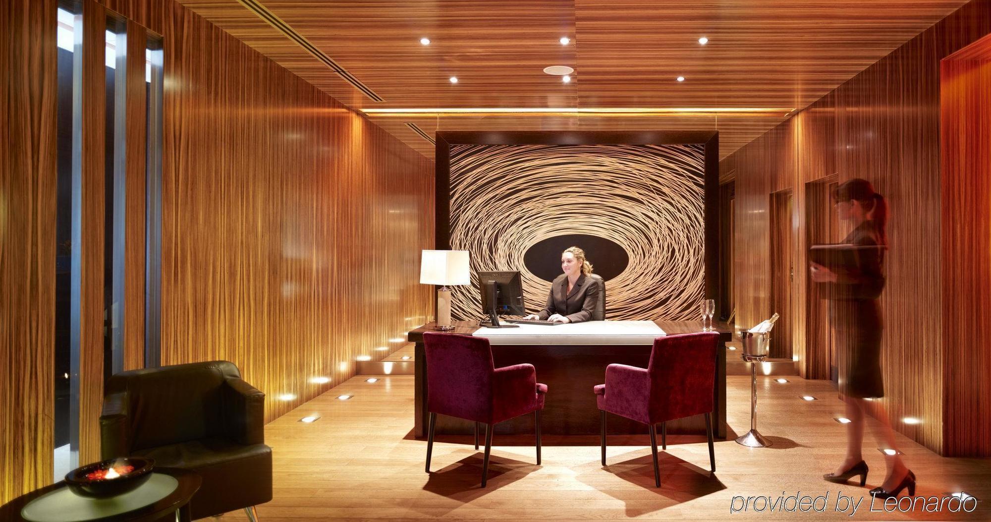Plaza On The River London Interior photo The Concierge at The Landmark, Hong Kong