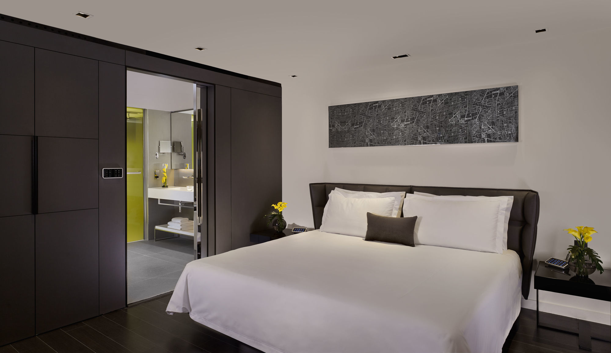 Plaza On The River London Interior photo A bedroom at the hotel