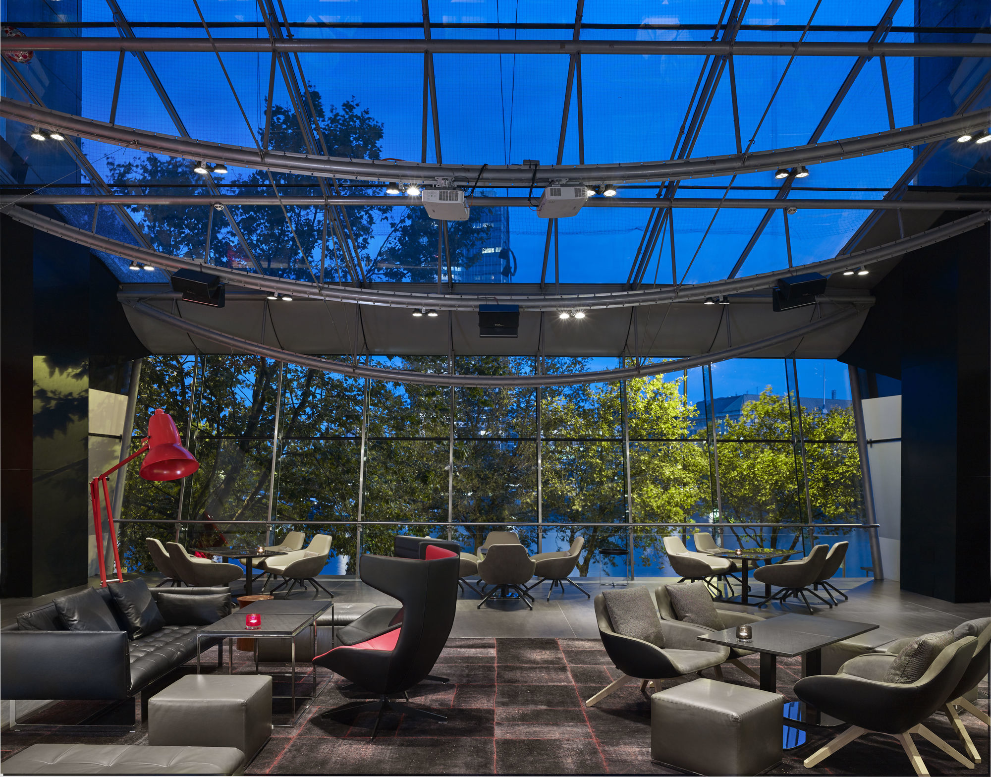Plaza On The River London Interior photo The Sky Bar