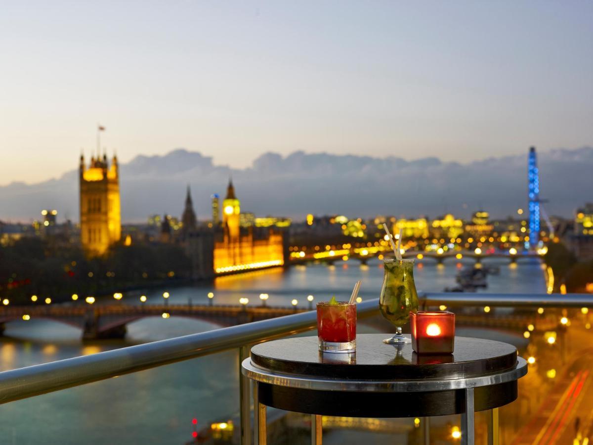 Plaza On The River London Room photo View from the 12th floor