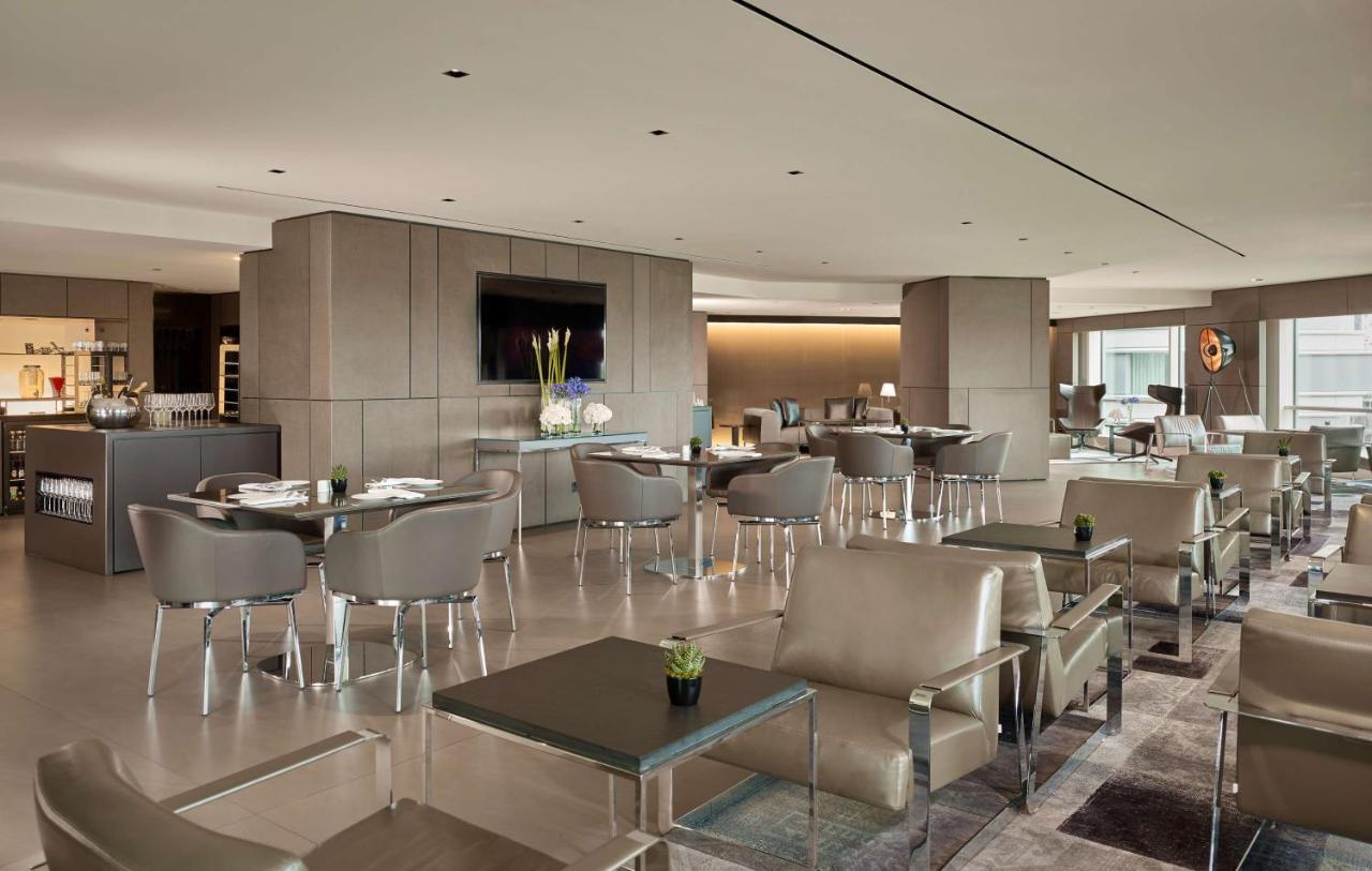 Plaza On The River London Exterior photo The Club lounge at London Heathrow Airport